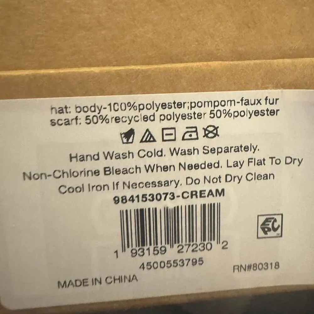 Lucky Brand Ladies Hat and Scarf Gift Set Cream winter holiday
